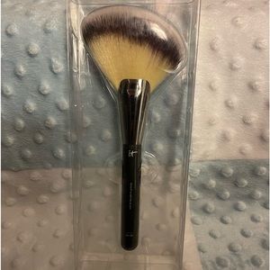 BRAN NEW IT Brush #25